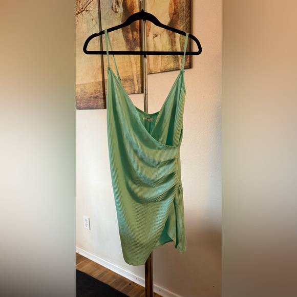 O'Neill Dresses & Skirts - O'Neill Sz M Light Green Draped Summer Dress
